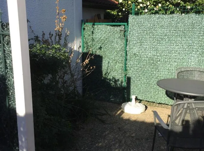 Maisonnette Studio Centre De St Jeanpied De Port *